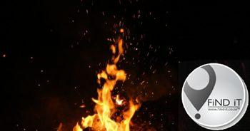 Man brand in buitegebou dood