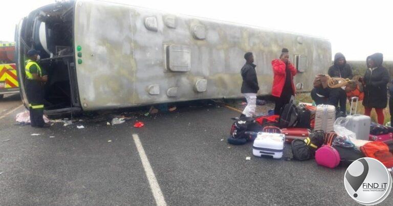 Netball South Africa has confirmed, that four people have died from the OR Tambo district in the Eastern after bus accident in early hours of Sunday morning.