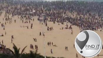 Thousands of holidaymakers descend on Durban beaches