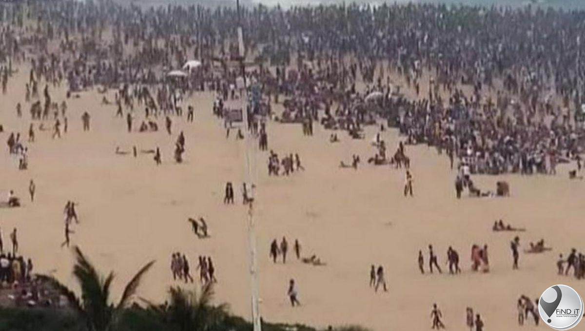 Thousands of holidaymakers descend on Durban beaches