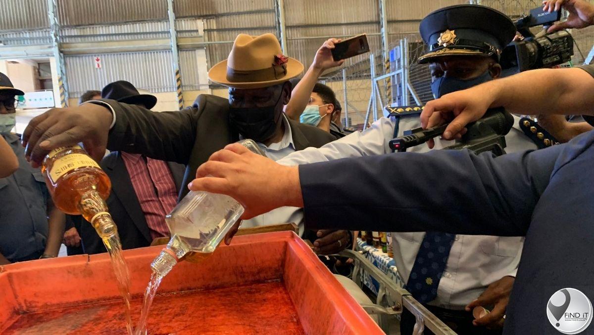 Police Minister, Bheki Cele, calls on the police to remain calm