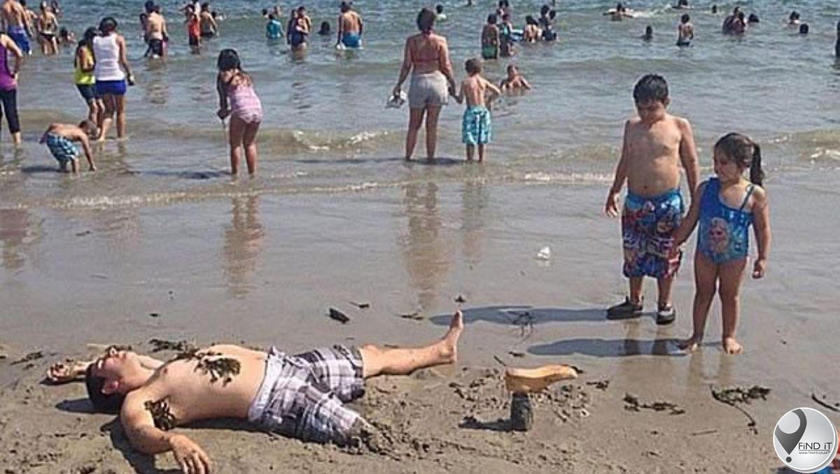 Thousands of holidaymakers flocked to Durban beaches on Sunday