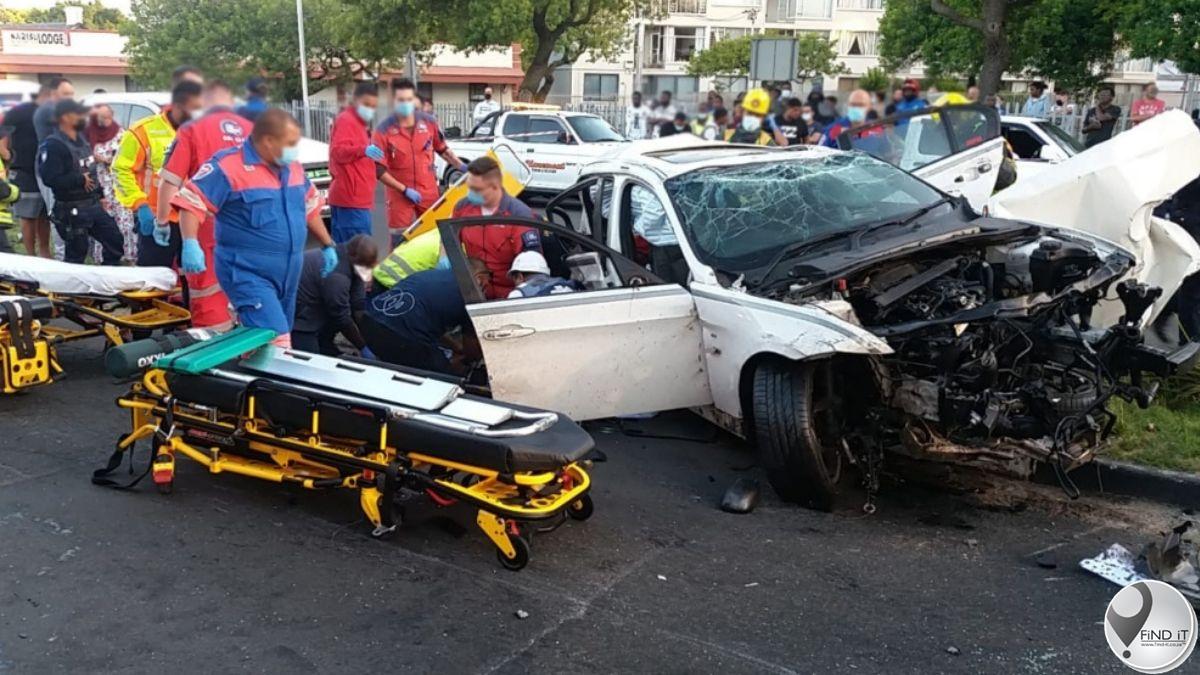 Man en kind in ongeluk dood