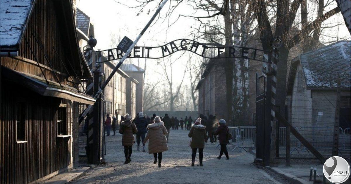 Nederlandse toeris beboet oor Nazi-saluut by voormalige doodskamp