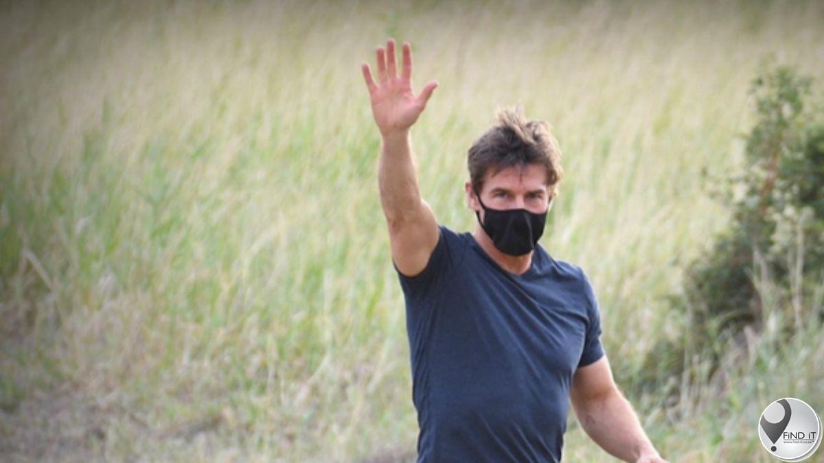 Cruise captures hearts of South Africans as he films Mission impossible 8