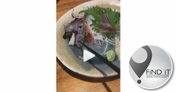 KYK: Rou vis word lewendig op bord by restaurant