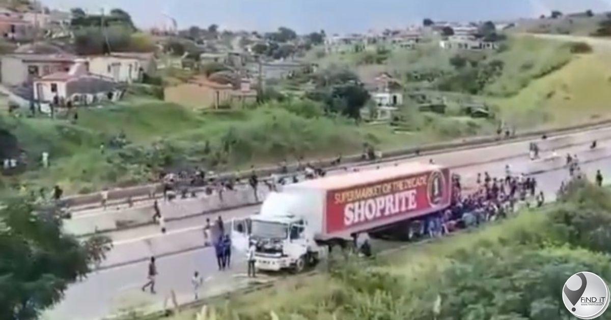KYK: Shoprite trok word oorval na vloede