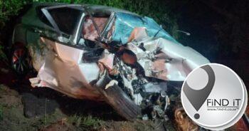 KZN-vrou dood toe haar voertuig teen watertenkwa gebots het