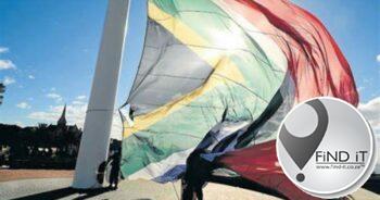 Cyril Ramaphosa: kanselleer 'monumentale vlag'-projekntale Vlag'-projek