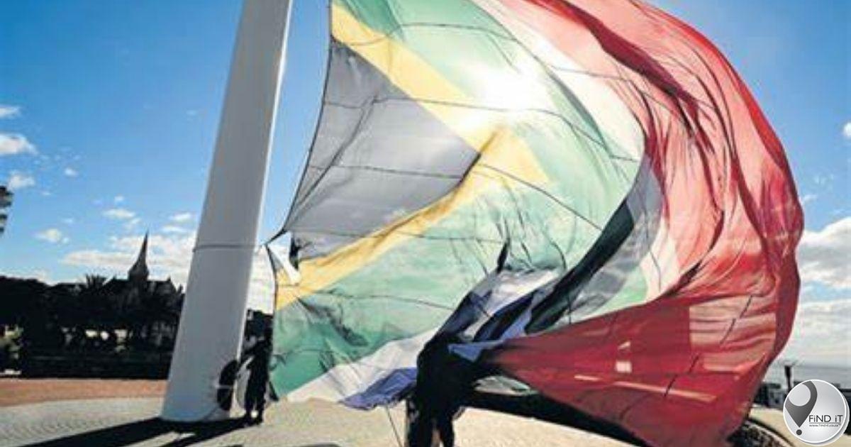 Cyril Ramaphosa: kanselleer 'monumentale vlag'-projekntale Vlag'-projek