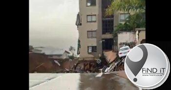 KYK: Deel van woonstelblok stort ineen, weggespoel in KZN-vloede
