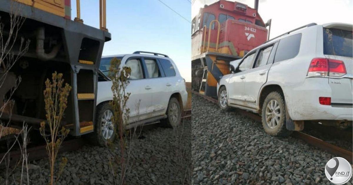Motoris in moeilikheid na hy kortpad oor spoorweg probeer vat