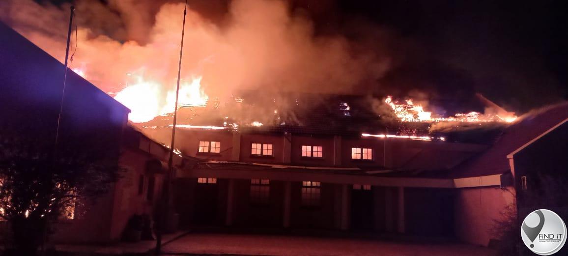 Christiana se stadsaal en kliniek brand