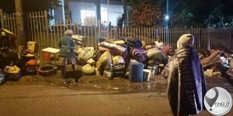 KZN-vloedslagoffers uit Transnet-gebou verwyder