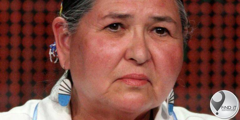 Academy vra Sacheen Littlefeather om verskoning vir 1973 Oscars drama