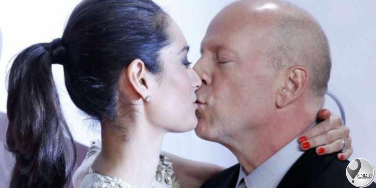 Bruce Willis se vrou, Emma, deel oulike video van impromptu musieksessie