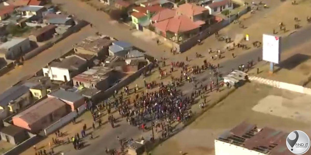 Chaos sak toe op die Kagiso-township