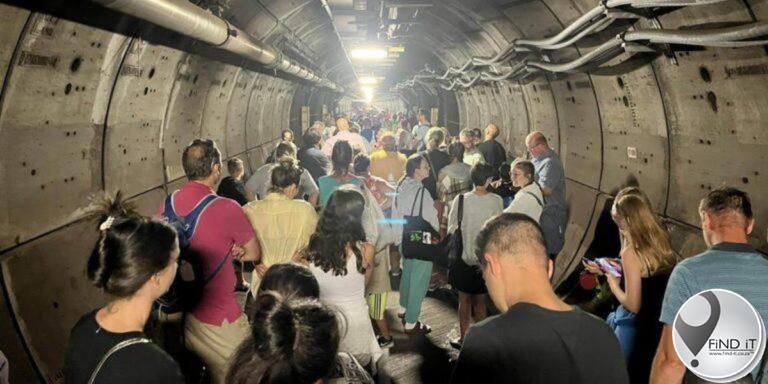 Passasiers vir ure lank gestrand in tonnel tussen VK en Frankryk