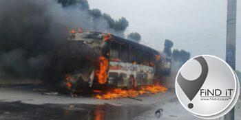 Drie Golden Arrow-busse met petrolbomme in Nyanga gegooi
