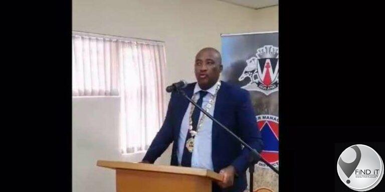 ‘Ek sal die suurstofmasjien van ‘n buitelander afsit om ‘n Suid-Afrikaner te red’ – Gayton McKenzie