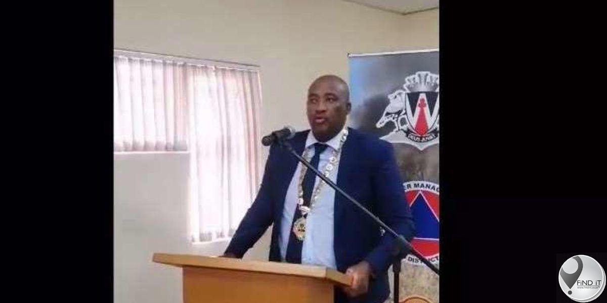 ‘Ek sal die suurstofmasjien van ‘n buitelander afsit om ‘n Suid-Afrikaner te red’ – Gayton McKenzie