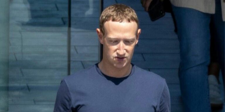 Mark Zuckerberg verloor omtrent $71 biljoen die jaar