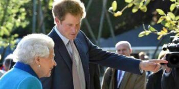 Prins Harry maak laaste minuut veranderinge aan sy boek na koningin Elizabeth se dood