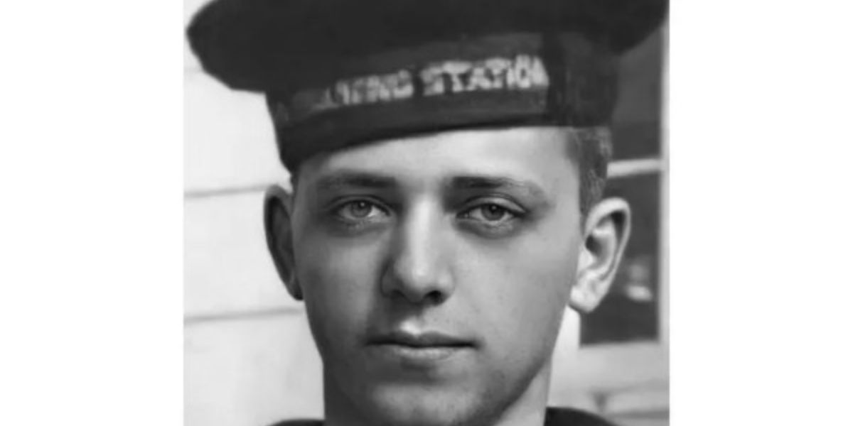 Soldaat wat sterf tydens Pearl Harbor-aanval word begrawe