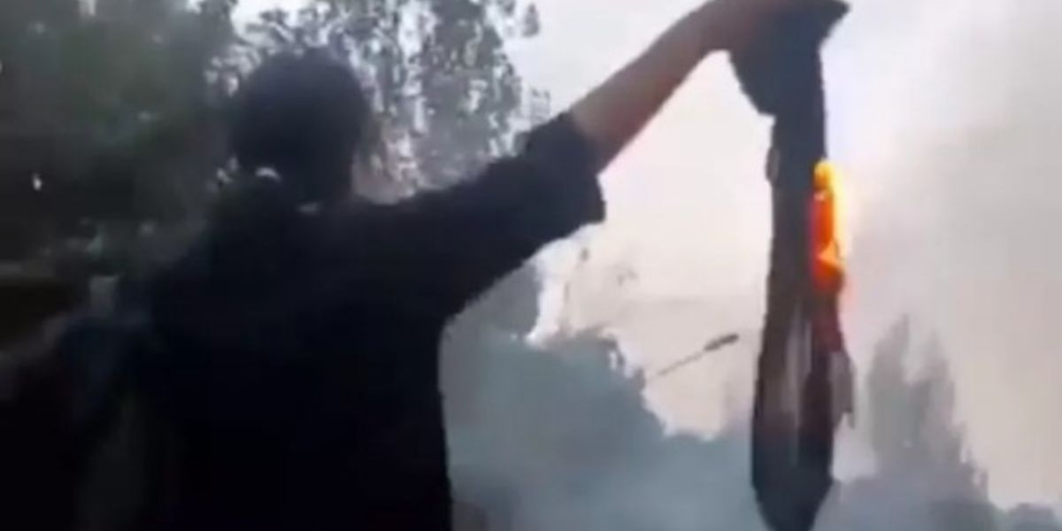 Video's wys hoe Iranse tiener betoog voor haar dood