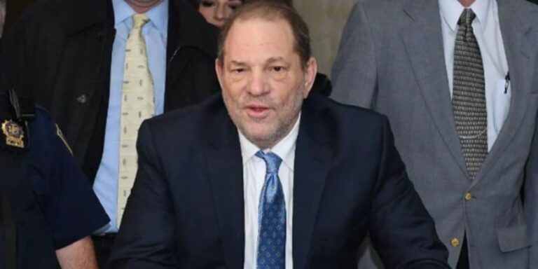 Harvey Weinstein verskyn in die hof