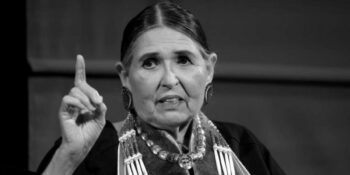 Inheemse Amerikaanse aktrise wat by 1973 Oscars betoog het, sterf op 75