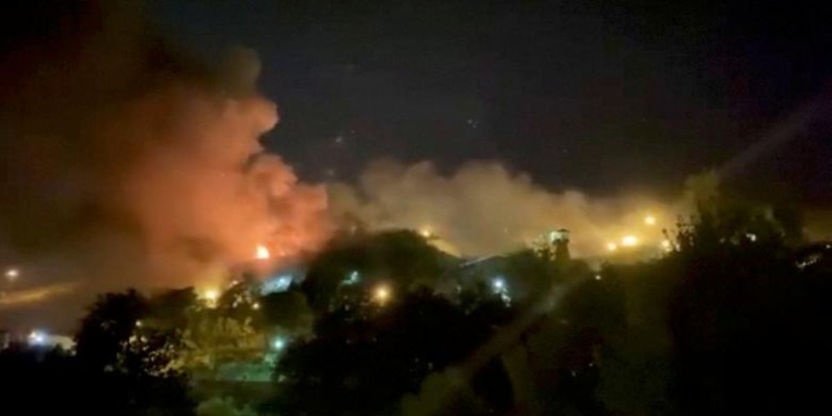 Iranse gevangenis met betogers slaan aan die brand
