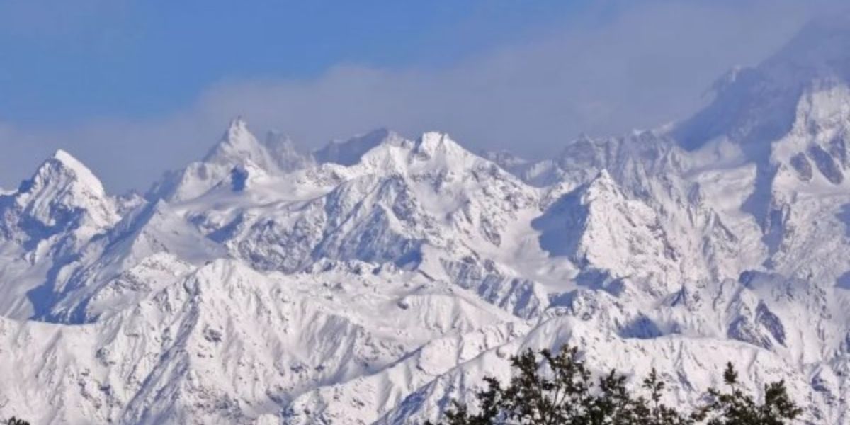 Sowat 10 dood en verskeie vermis na sneeustorting in Indiese Himalajas