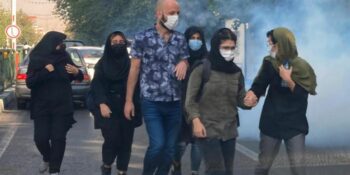 Iran-optogte duur voort, versprei na universiteite