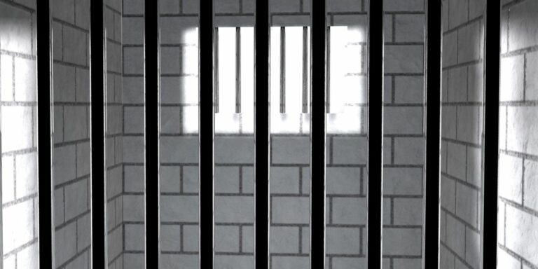 Tiener wat onderwyser vermoor tot 17 jaar tronkstraf gevonnis