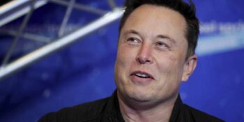 Elon Musk het beheer oor Twitter, dank af HUB, finansiële hoof en prokureur