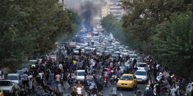 Eerste doodstraf bekend vir betogings in Iran