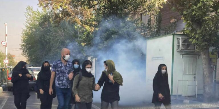 Iran gaan nie 15 000 betogers doodmaak nie