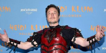 Elon Musk ontbind Twitter se raad van direkteure