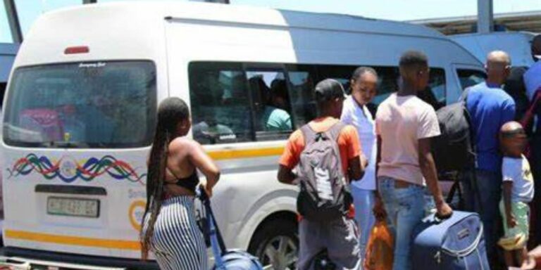 Motoriste moet oppas vir vakansiegangers wat huis toe gaan