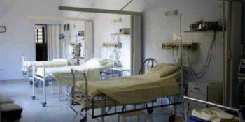 Bejaarde vrou skiet haar sterwende man in hospitaal om hom te help - polisie