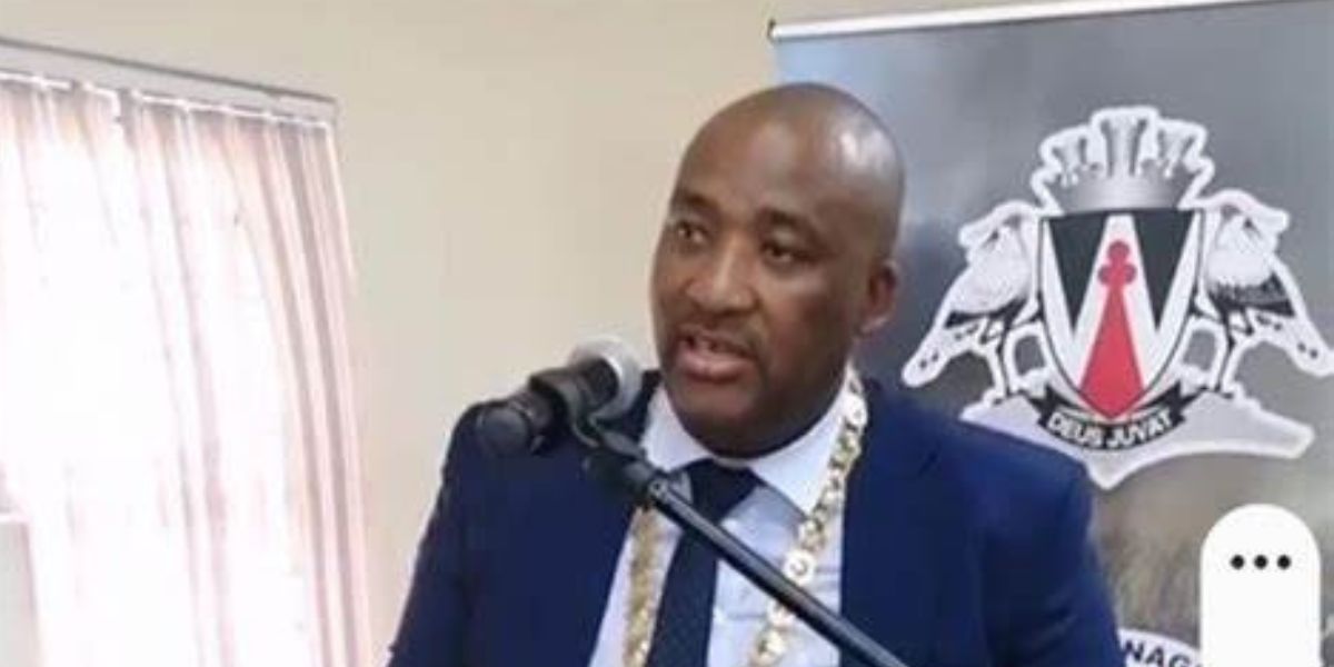 ‘Kinders van onwettige buitelanders moet nie in SA skole toegelaat word’ – sê Gayton McKenzie