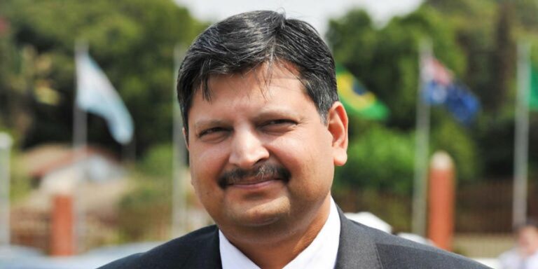 Hof keur Atul Gupta se aansoek om paspoort te hernu af
