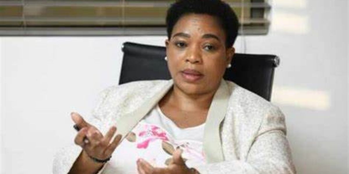 Betogers bestorm KZN premier se huis en dreig haar familie
