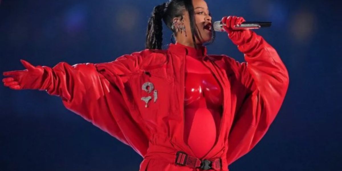 Rihanna kondig tweede swangerskap aan by Super Bowl