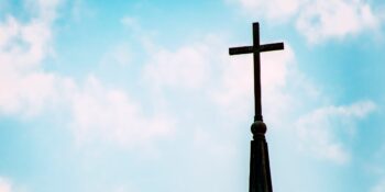 Waarskuwing vir ouers na kleuter verdwyn tydens kerkdiens