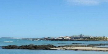 Twee vissermanne vermis in Gordonsbaai