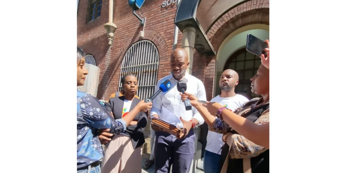 Mmusi Maimane lê kriminele klagtes na De Ruyter se beskuldigings