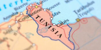 Afrika-immigrante sterf na twee bote naby Tunisië sink