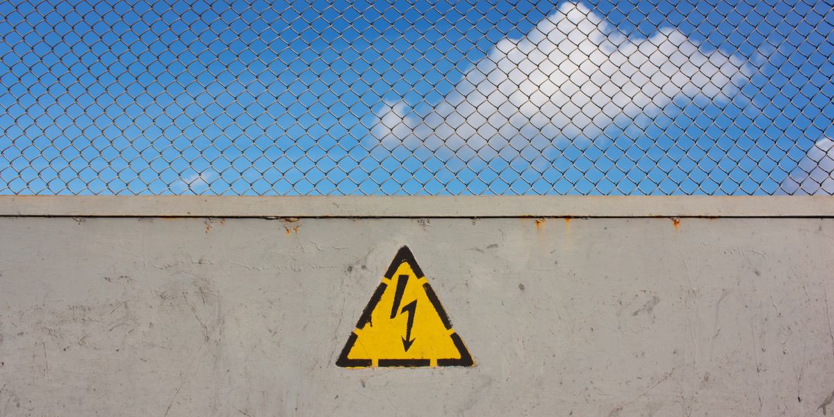 Verdagte gebrand terwyl hy glo kabel probeer steel in Alexandra